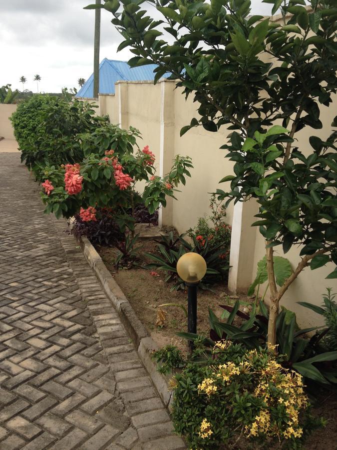 Hotel Francilia Cape Coast Exterior photo